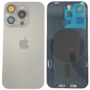 TAPA IPHONE 15 PRO MAX CON ACCESORIOS